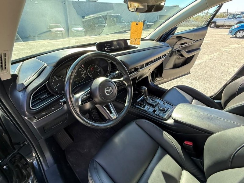 Mazda CX-30 Vehicle Full-screen Gallery Image 20
