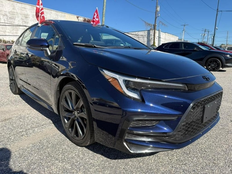 Toyota Corolla Vehicle Full-screen Gallery Image 5