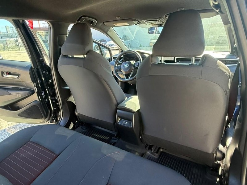 Toyota Corolla Vehicle Full-screen Gallery Image 14