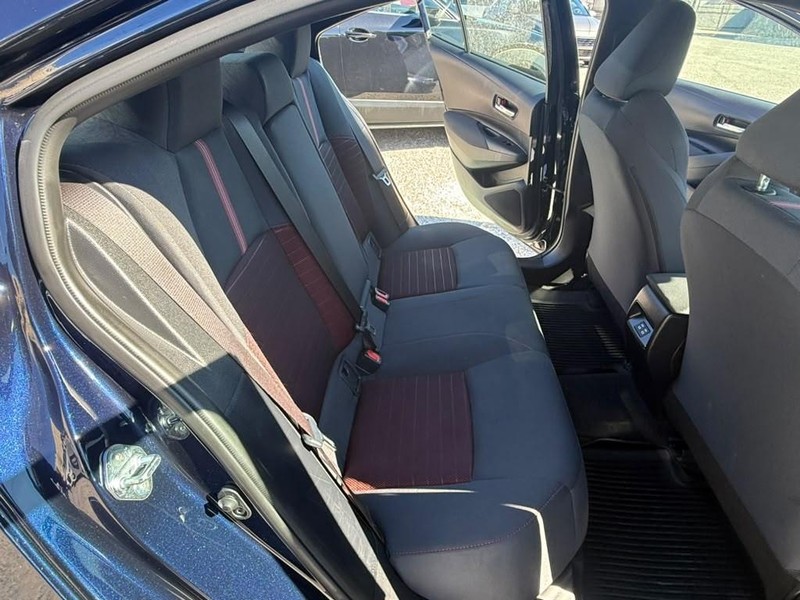 Toyota Corolla Vehicle Full-screen Gallery Image 16