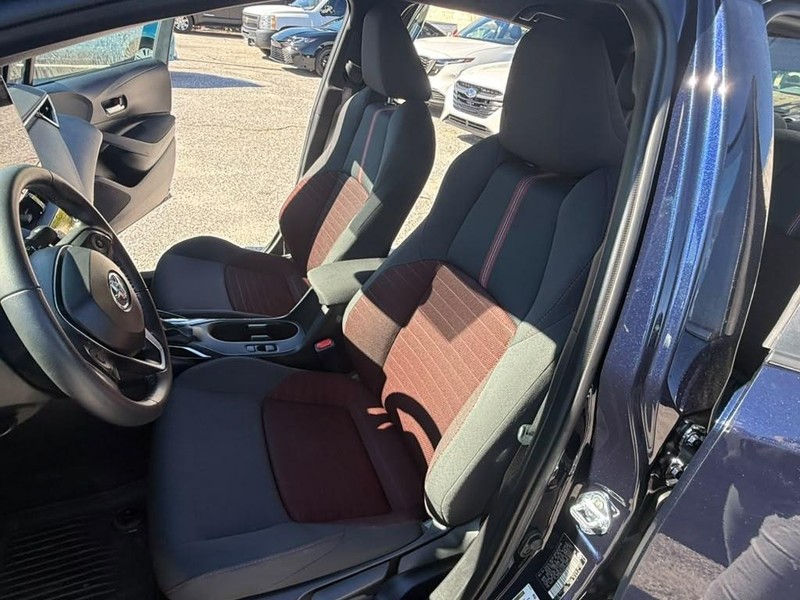 Toyota Corolla Vehicle Full-screen Gallery Image 21