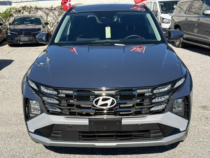 Hyundai Tucson Vehicle Full-screen Gallery Image 3