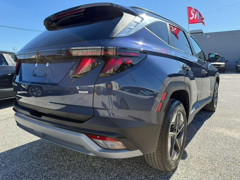 Hyundai Tucson Vehicle Full-screen Gallery Image 8