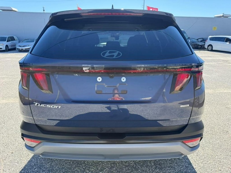 Hyundai Tucson Vehicle Full-screen Gallery Image 9