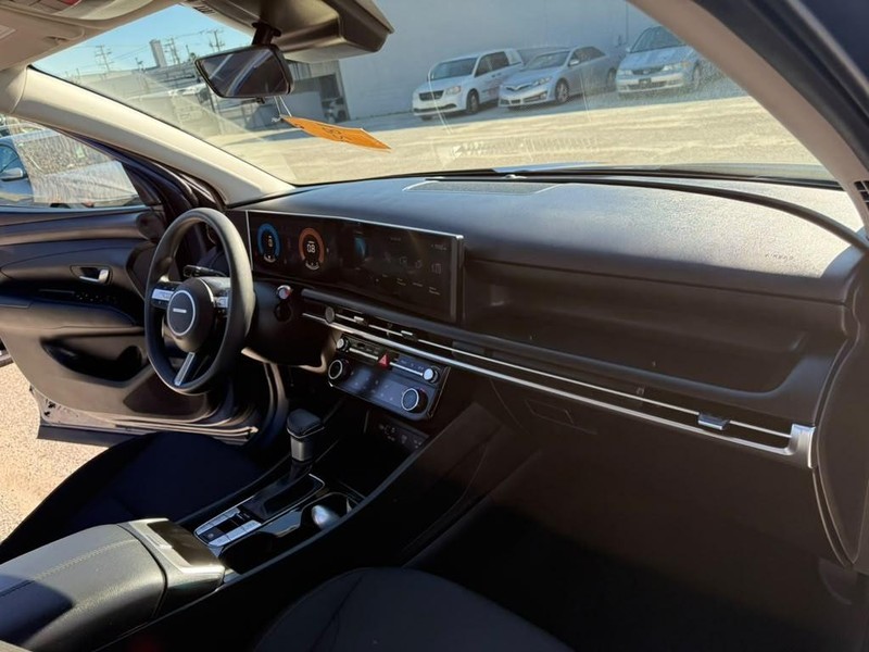 Hyundai Tucson Vehicle Full-screen Gallery Image 12