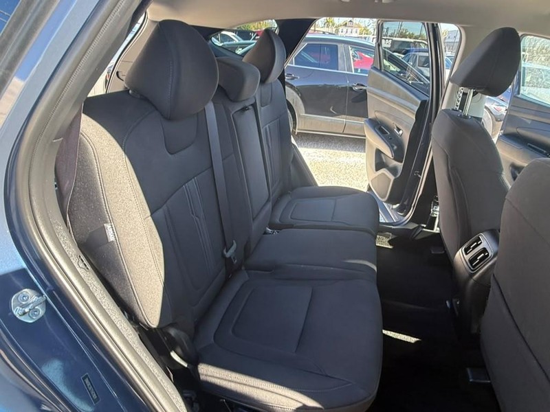 Hyundai Tucson Vehicle Full-screen Gallery Image 15