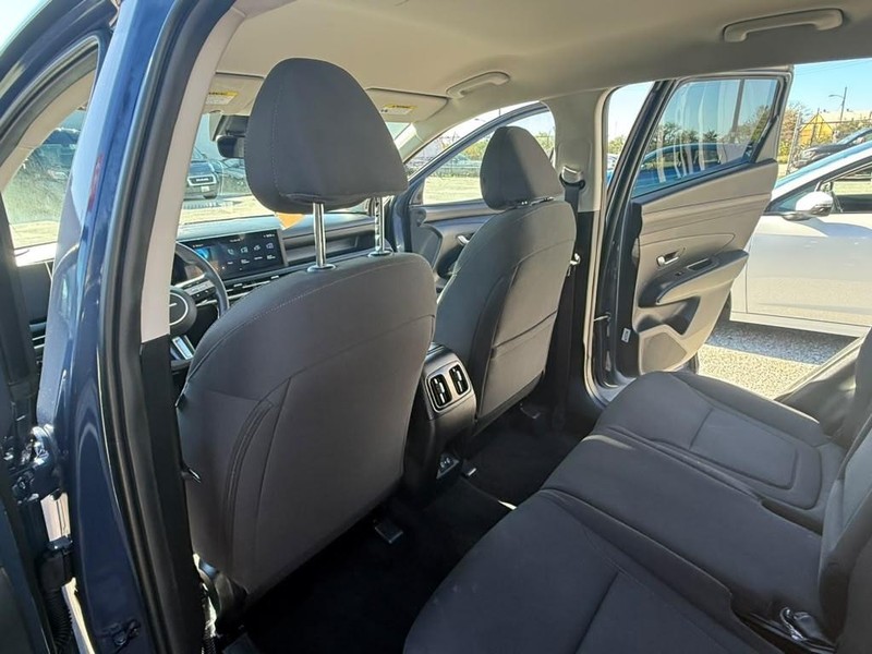 Hyundai Tucson Vehicle Full-screen Gallery Image 17