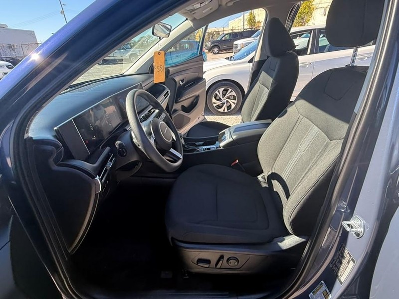 Hyundai Tucson Vehicle Full-screen Gallery Image 21
