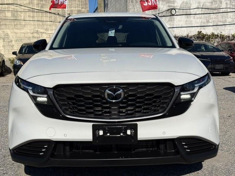 Mazda CX-5 Vehicle Full-screen Gallery Image 4