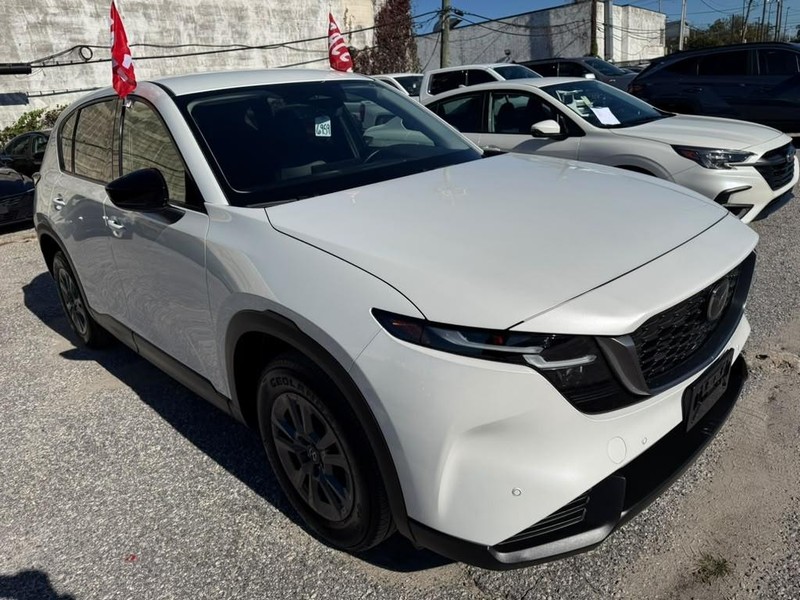 Mazda CX-5 Vehicle Full-screen Gallery Image 5