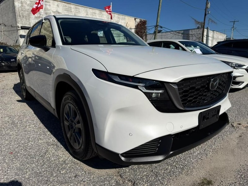 Mazda CX-5 Vehicle Full-screen Gallery Image 6