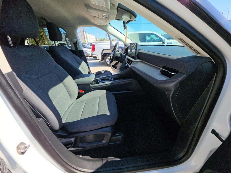 Ford Explorer Vehicle Full-screen Gallery Image 4