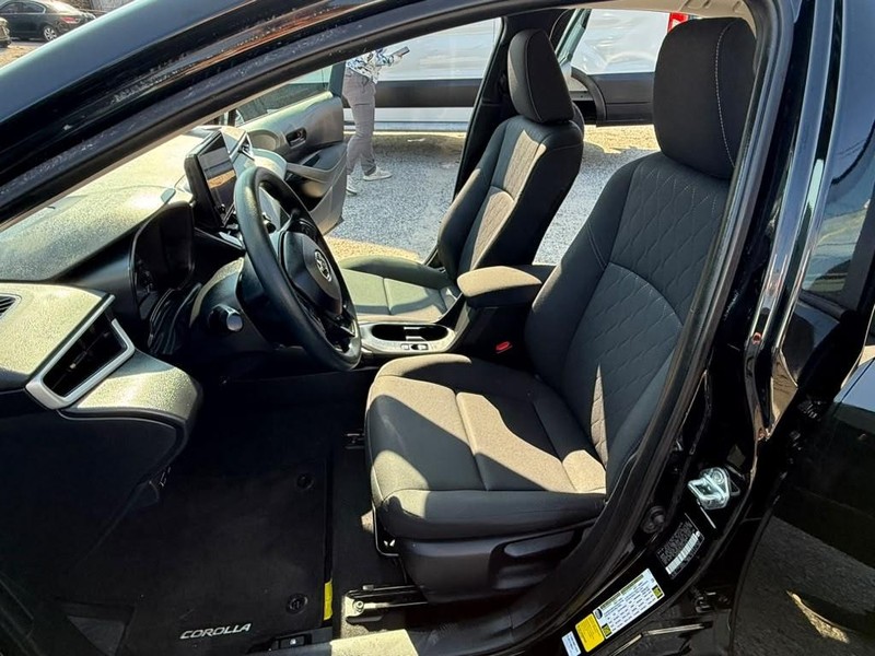 Toyota Corolla Vehicle Full-screen Gallery Image 16