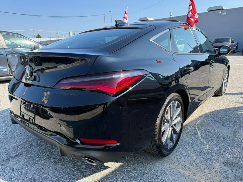 Acura Integra Vehicle Full-screen Gallery Image 4