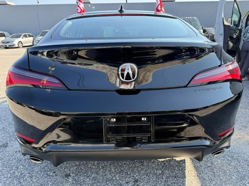 Acura Integra Vehicle Full-screen Gallery Image 9