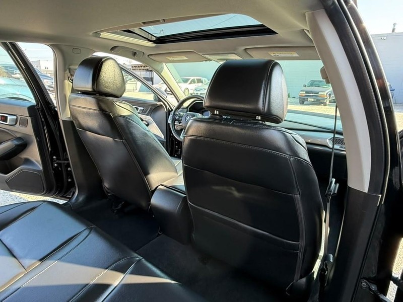 Acura Integra Vehicle Full-screen Gallery Image 11
