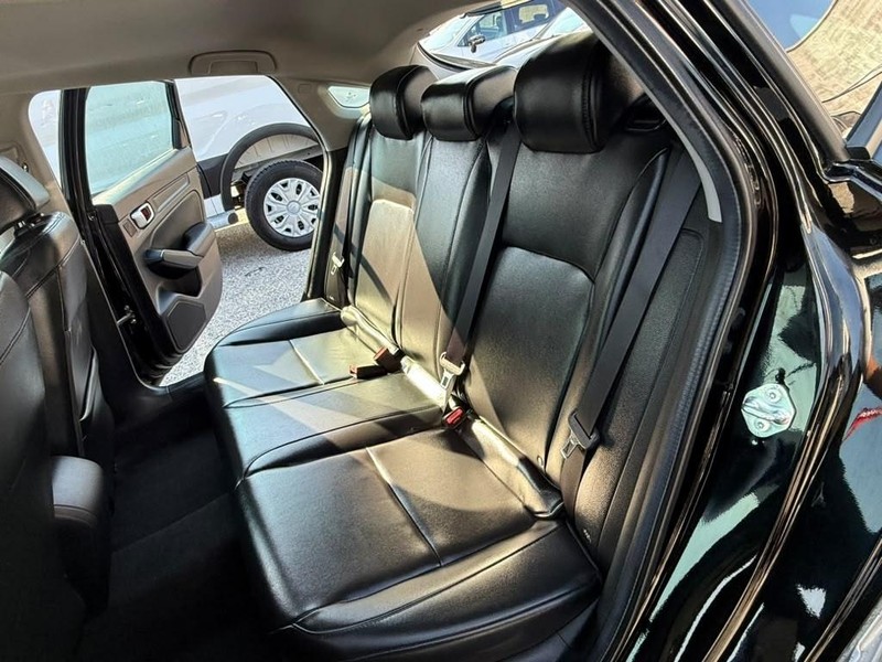 Acura Integra Vehicle Full-screen Gallery Image 16