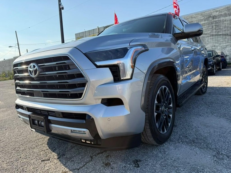 Toyota Sequoia Vehicle Full-screen Gallery Image 2