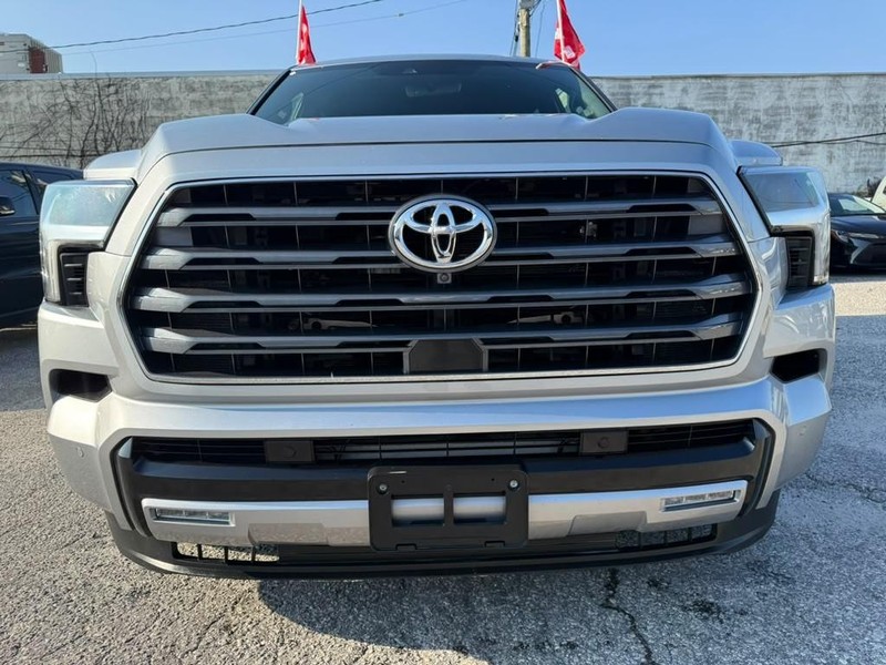 Toyota Sequoia Vehicle Full-screen Gallery Image 3