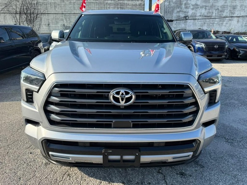 Toyota Sequoia Vehicle Full-screen Gallery Image 7