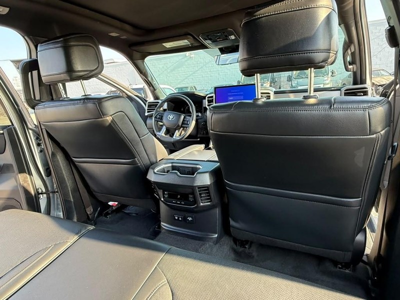 Toyota Sequoia Vehicle Full-screen Gallery Image 13