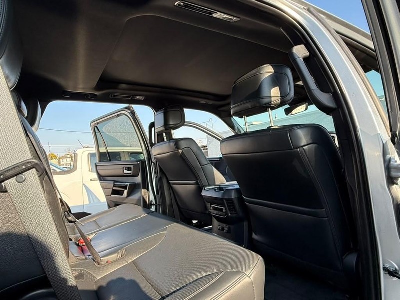 Toyota Sequoia Vehicle Full-screen Gallery Image 15