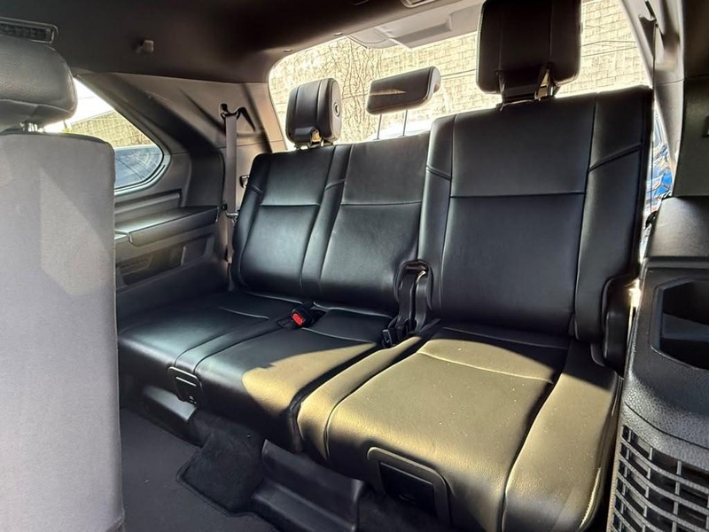 Toyota Sequoia Vehicle Full-screen Gallery Image 17