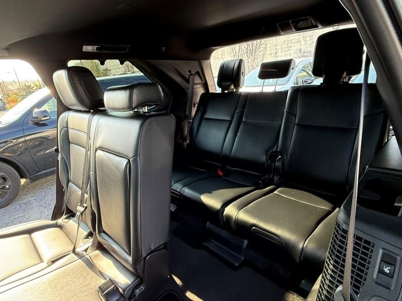 Toyota Sequoia Vehicle Full-screen Gallery Image 19