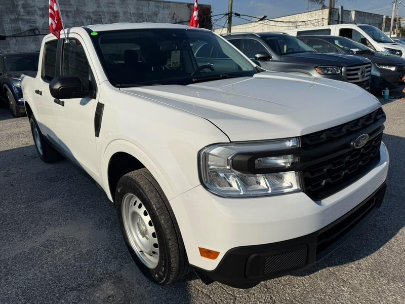 Ford Maverick Vehicle Full-screen Gallery Image 4