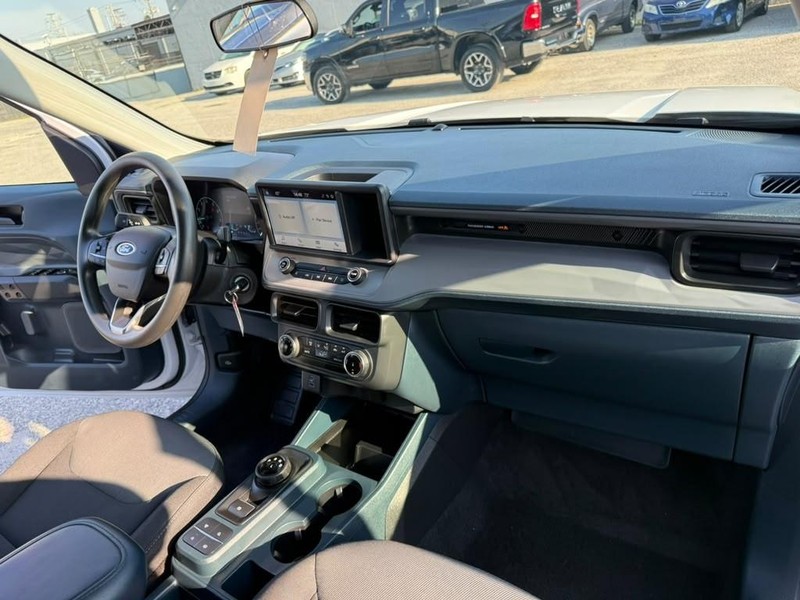 Ford Maverick Vehicle Full-screen Gallery Image 10