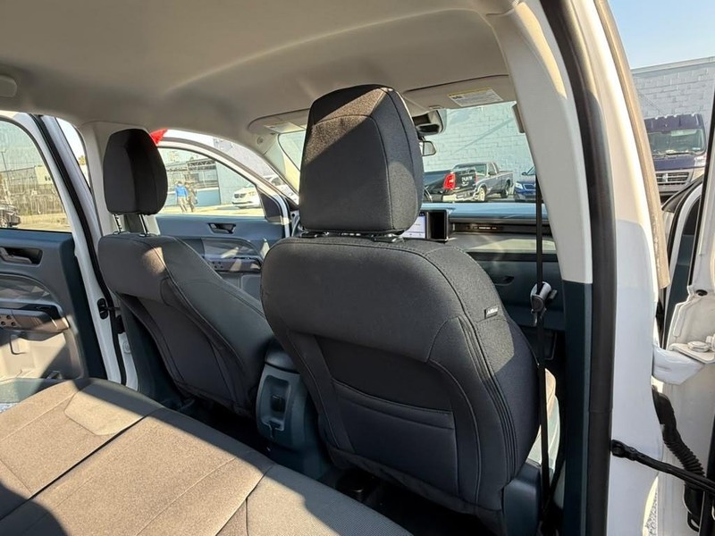 Ford Maverick Vehicle Full-screen Gallery Image 16