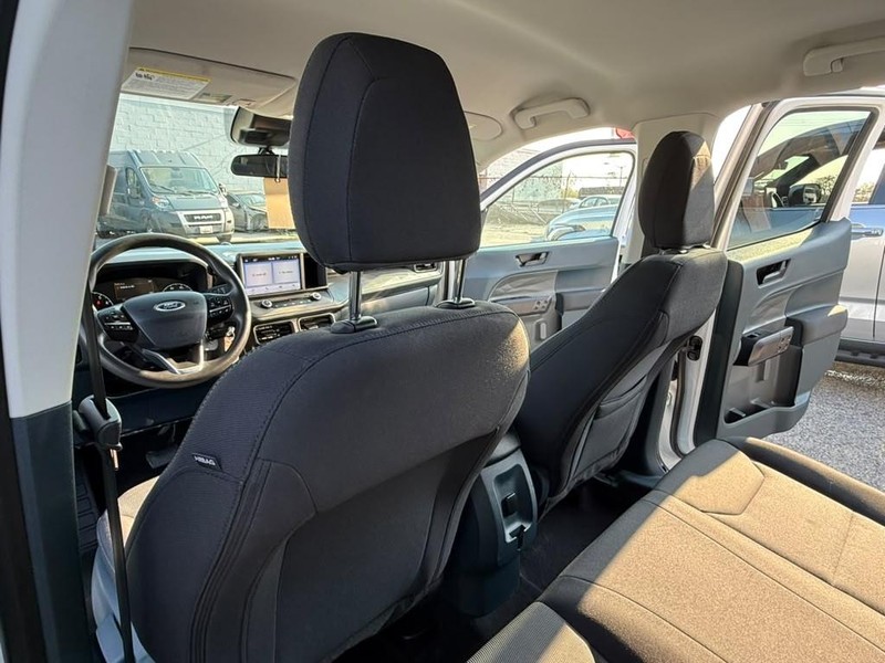 Ford Maverick Vehicle Full-screen Gallery Image 19