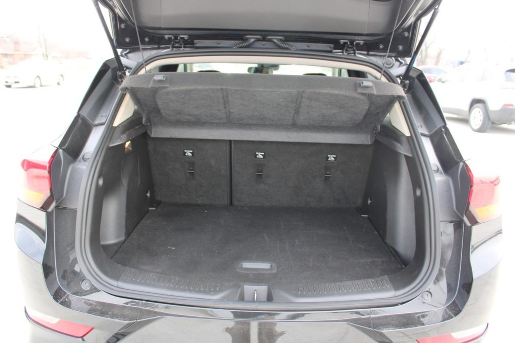 Buick Encore GX Vehicle Full-screen Gallery Image 6