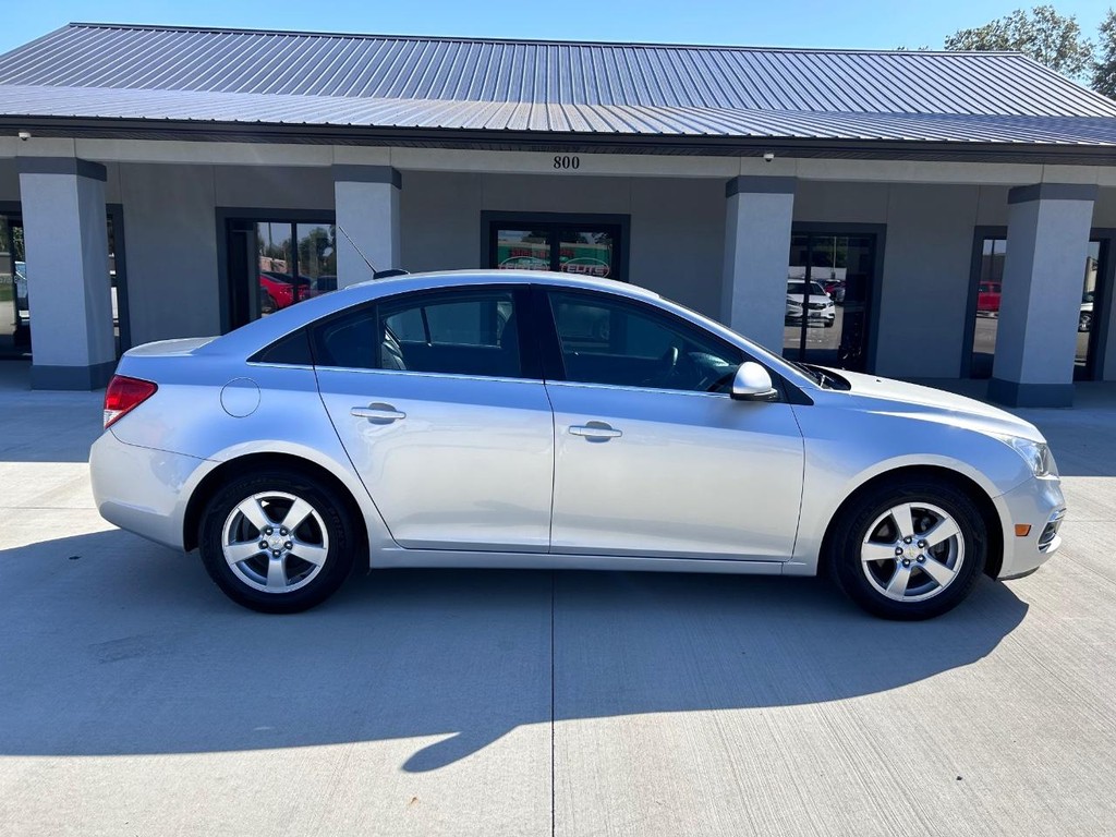 Chevrolet Cruze Vehicle Full-screen Gallery Image 2