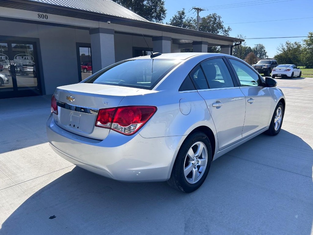 Chevrolet Cruze Vehicle Full-screen Gallery Image 3