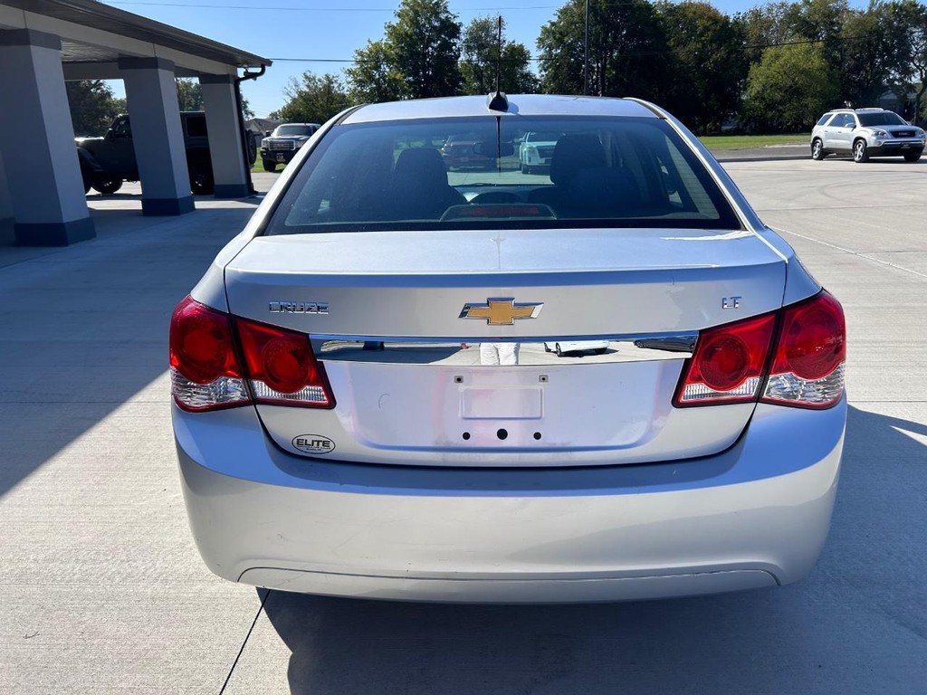 Chevrolet Cruze Vehicle Full-screen Gallery Image 4