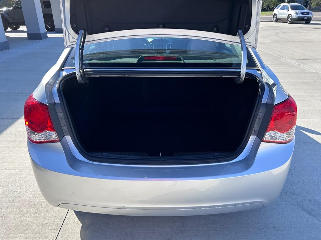 Chevrolet Cruze Vehicle Full-screen Gallery Image 5