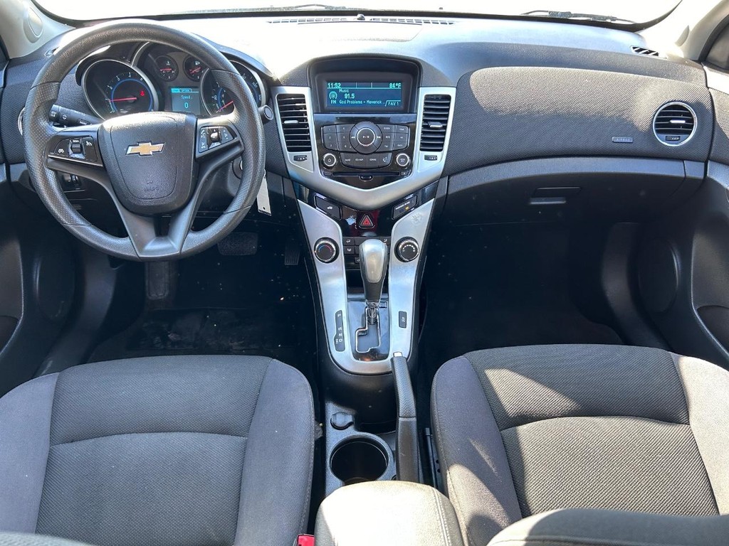 Chevrolet Cruze Vehicle Full-screen Gallery Image 10