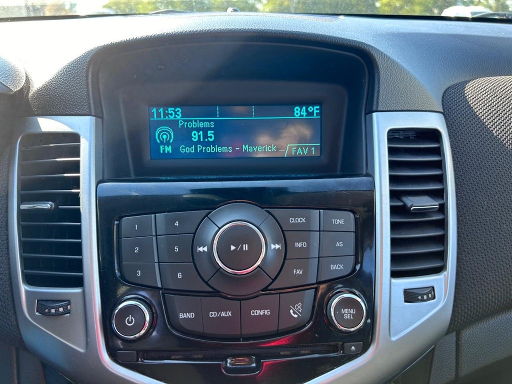 Chevrolet Cruze Vehicle Full-screen Gallery Image 14