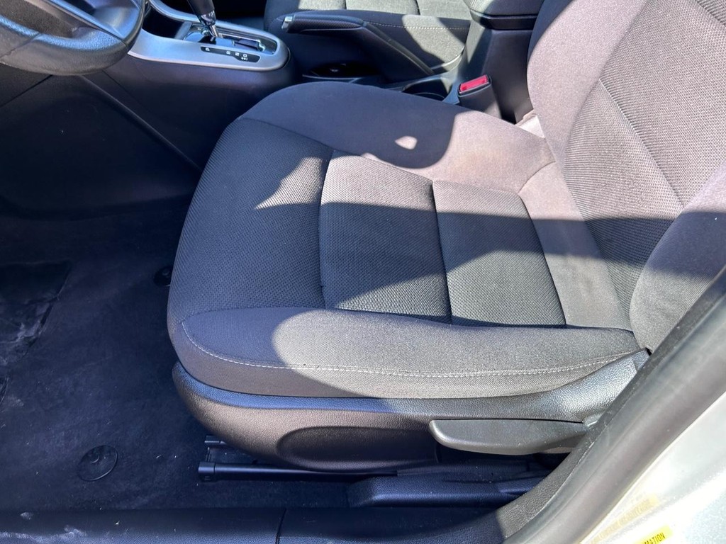 Chevrolet Cruze Vehicle Full-screen Gallery Image 19