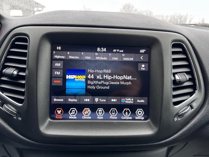 Jeep Compass Vehicle Full-screen Gallery Image 14