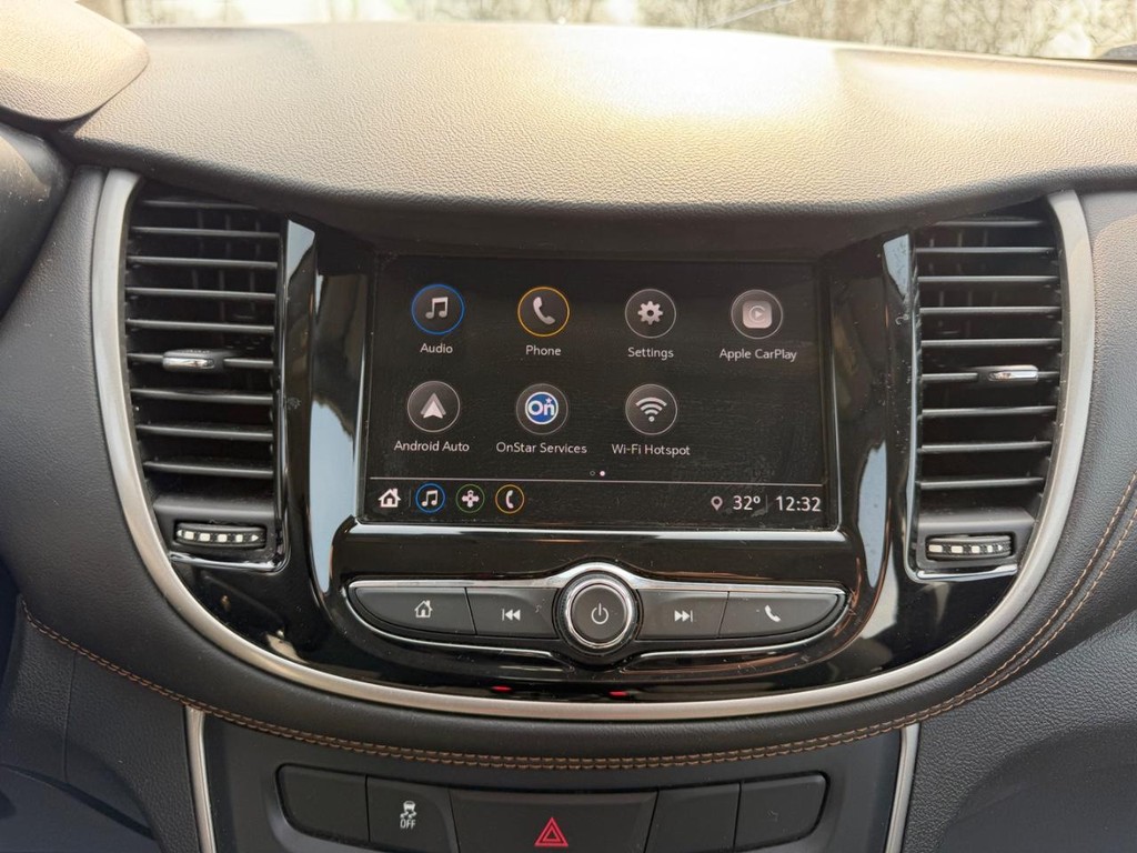 Chevrolet Trax Vehicle Full-screen Gallery Image 11