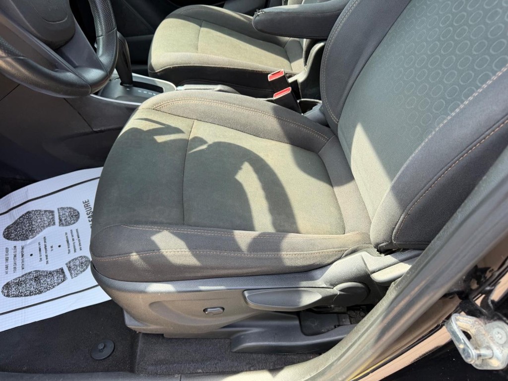 Chevrolet Trax Vehicle Full-screen Gallery Image 16