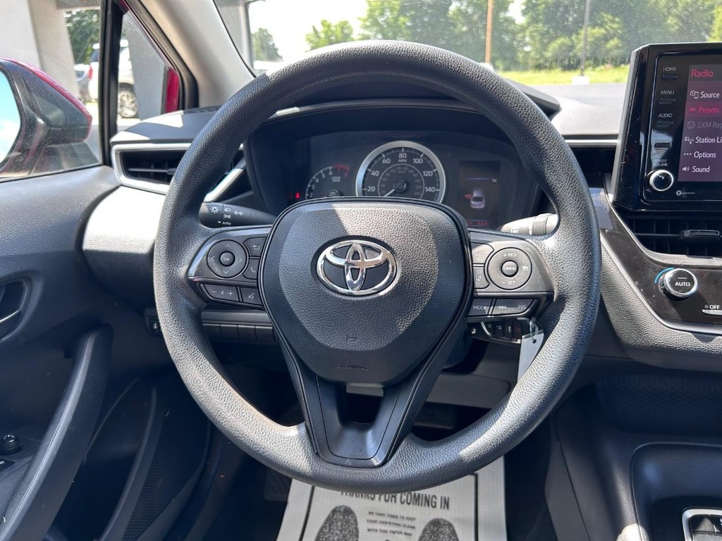 Toyota Corolla Vehicle Full-screen Gallery Image 11