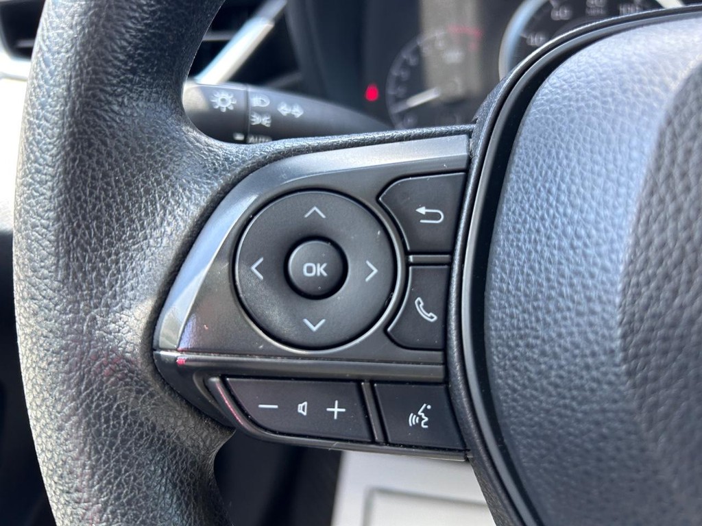 Toyota Corolla Vehicle Full-screen Gallery Image 12