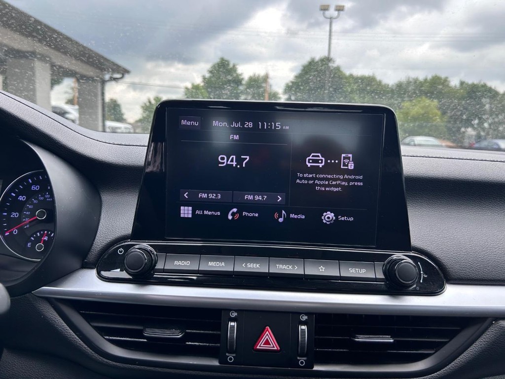 Kia Forte Vehicle Full-screen Gallery Image 14