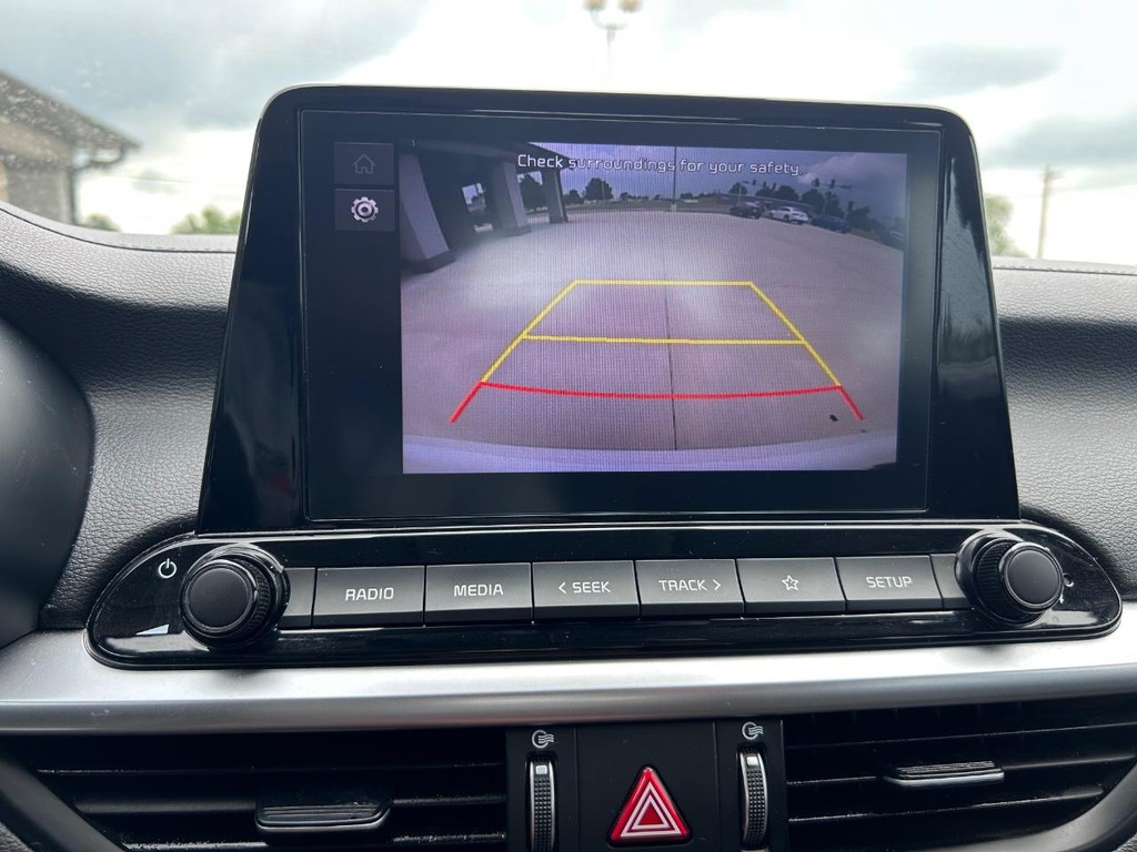 Kia Forte Vehicle Full-screen Gallery Image 21