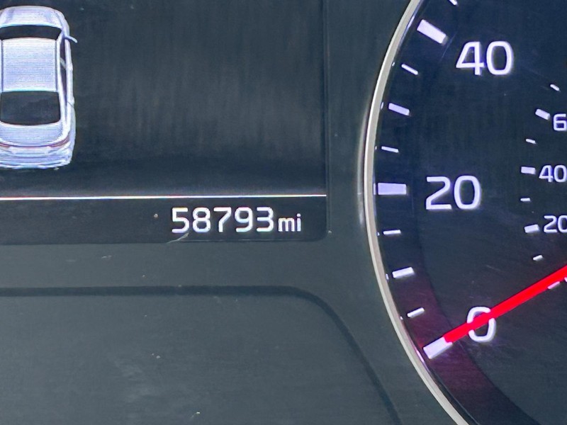 Kia Forte Vehicle Full-screen Gallery Image 20