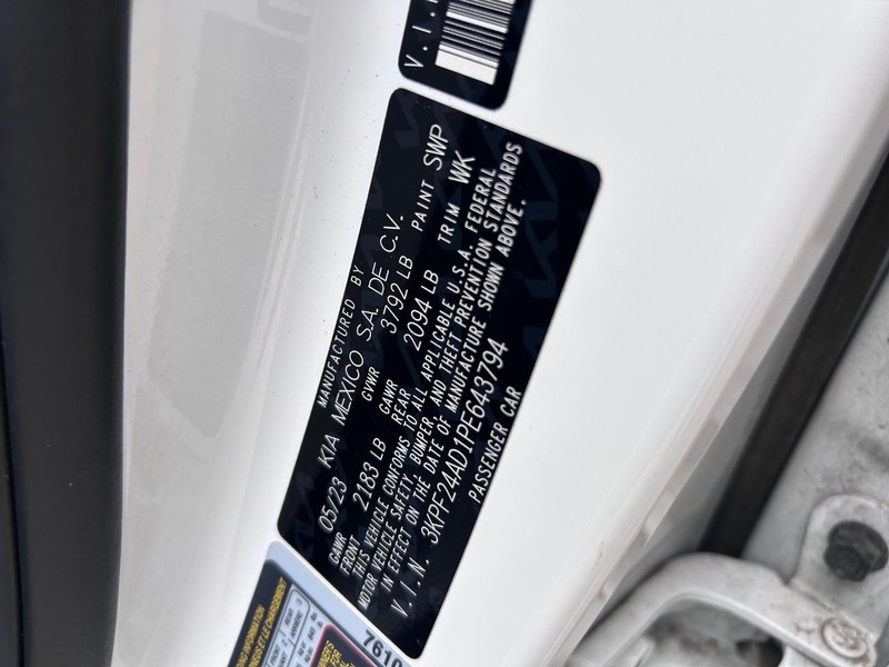 Kia Forte Vehicle Full-screen Gallery Image 22