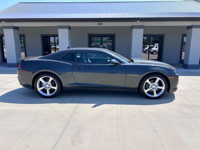 Chevrolet Camaro Vehicle Full-screen Gallery Image 2